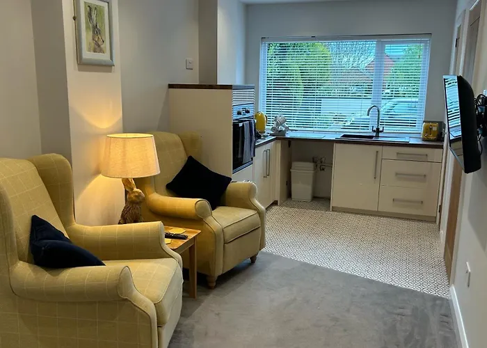 The Nest - Lower Broadheath